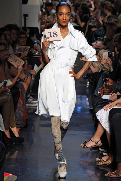 Look 18